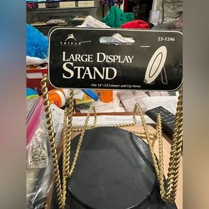 🖼️ NWT LARGE TWISTED BRASS WIRE DISPLAY